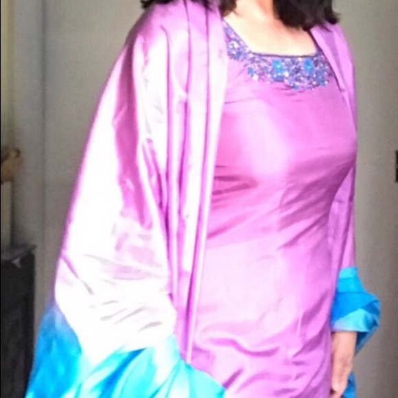 Silk embroidered pant suit and scarf - Picture 7 of 8